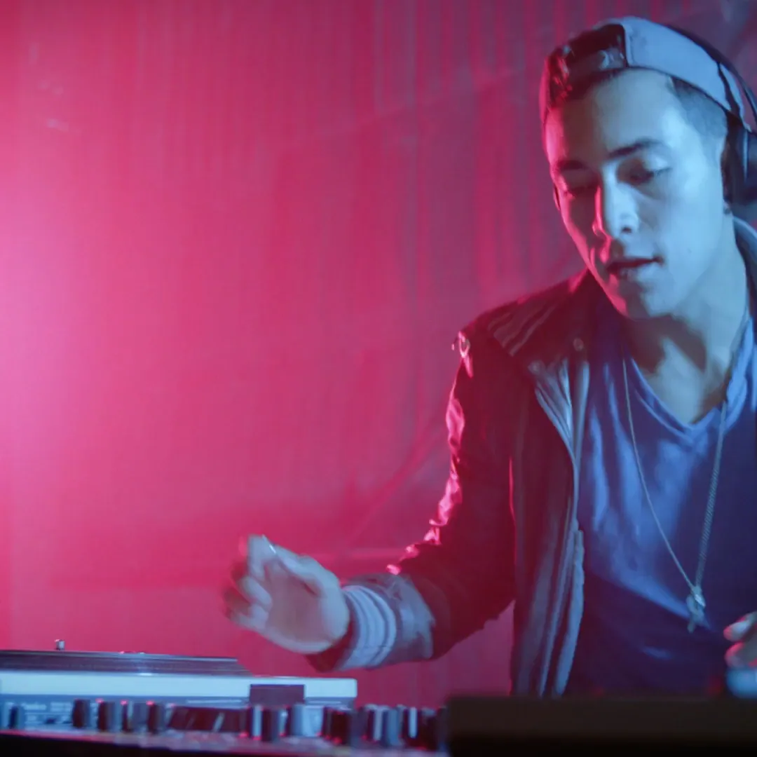 DJ Turntables